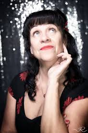 Kerstin Gesang, Tanz, Schauspiel Ob als Moderatorin, Djane, Tänzerin oder  Sängerin, Kerstin fühlt sich auf fast jeder Bühne zu Hause. Sie liebt es zu  tanzen und das Publikum mit in die bunte