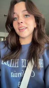 Mia Dyer's Instagram, Twitter & Facebook