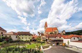 Please note that the restaurant only caters for events, seminars and travel groups. Rossatz Pensionen Zimmer Unterkunfte Ab 61