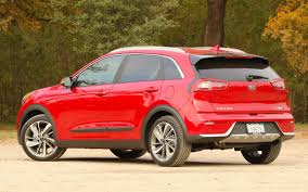 So i looked for an alternative. Comparison Toyota Chr 2018 Vs Kia Niro Hybrid 2017 Suv Drive