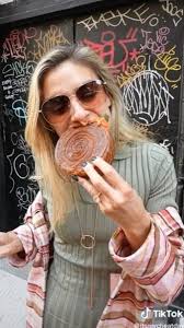 New Yorkers queue for three hours for a £10 chocolate croissant