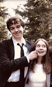 The End Of The F World Season 2 Netflix Uk The End Of The F Ing World Season 2 Alex Lawther Jessica Barden Fotos De Filmes Wallpapers De Filmes Netflix Filmes E Series