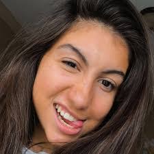 Tabitha Mahoney's Instagram, Twitter & Facebook