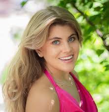 Gina Whittington's Instagram, Twitter & Facebook