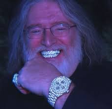 Valve is one of the most efficient companies in the entire world.  🔸Revenue: $17 billion 🔸Employees: ~340 🔸Revenue per employee: $50M  🔸Average reported pay: $1.3M All of this, and yet they are