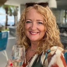 Julia Smith (@JuliaSmithMgt)