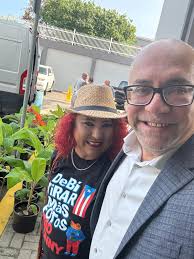 Hoy jueves todos para la Plaza del Mercado!