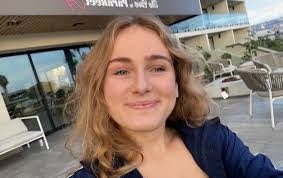 Jeanne Crooks's Instagram, Twitter & Facebook