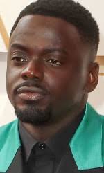 Cast completo del film Scappa