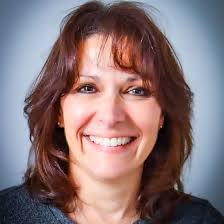 Lorie Thibault's Instagram, Twitter & Facebook