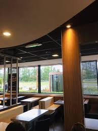 Mcdonald S Saint Martin De Crau Avenue Marcellin Berthelot Restaurant Avis Numero De Telephone Photos Tripadvisor