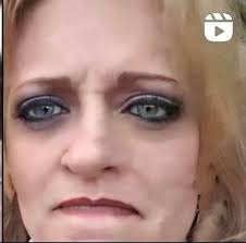 Heidi dove right in with that frontal hug 🫂 She gave zero f***s and being  Fundie that day. F**k it up Heidi F**k it up girl. : r/RodriguesFamilySnark