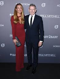 Cat deeley was every inch the goddess on wednesday, when she took to instagram to show off her. Cat Deeley Terrifying Gun Ordeal Prompted Uk Return