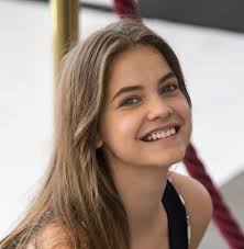 T'as remarqué que tout le monde a des dents un peu trop parfaites ? :  r/Fauxmoi