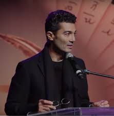 شارك الفنان خالد النبوي، على مدار الأيام الماضية متابعيه على حساباته بموقع فيسبوك، الفيلم الوثائقي الذي ظهر فيه ضمن احتفالية موكب نقل المومياوات، دون التنويه عن مرضه. Ø®Ø§Ù„Ø¯ Ø§Ù„Ù†Ø¨ÙˆÙŠ ÙˆÙŠÙƒÙŠØ¨ÙŠØ¯ÙŠØ§