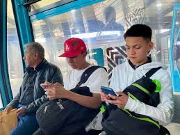 Operadores de telefonía móvil deben destruir datos biométricos de clientes