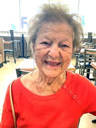 Harriet Gottlieb's Instagram, Twitter & Facebook