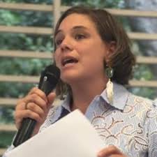 Sara Rodas, secretaria de Educación, responde a grave denuncia por contrato  de aseo en colegios