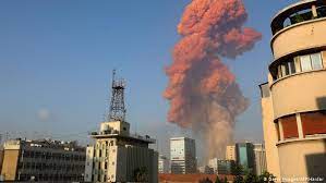 On 4 august 2020, a large amount of ammonium nitrate stored at the port of the city of beirut, the capital of lebanon, exploded, causing at least 207 deaths, 7,500 injuries, and us$15 billion in property damage, and leaving an estimated 300,000 people homeless. Ø§Ù†ÙØ¬Ø§Ø± Ù…Ø±ÙˆØ¹ Ø¨Ù…Ù†Ø·Ù‚Ø© Ù…ÙŠÙ†Ø§Ø¡ Ø¨ÙŠØ±ÙˆØª ÙŠÙ‡Ø² Ø§Ù„Ø¹Ø§ØµÙ…Ø© Ø§Ù„Ù„Ø¨Ù†Ø§Ù†ÙŠØ© Ø£Ø®Ø¨Ø§Ø± Dw Ø¹Ø±Ø¨ÙŠØ© Ø£Ø®Ø¨Ø§Ø± Ø¹Ø§Ø¬Ù„Ø© ÙˆÙˆØ¬Ù‡Ø§Øª Ù†Ø¸Ø± Ù…Ù† Ø¬Ù…ÙŠØ¹ Ø£Ù†Ø­Ø§Ø¡ Ø§Ù„Ø¹Ø§Ù„Ù… Dw 04 08 2020