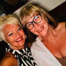 Happy Days Dawn Lesley Have a wonderful 60th birthday. Big hugs from Elaine  and Tony xxx