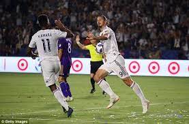 Zlatan Ibrahimovic Scores Stunning Hat Trick In La Galaxy Comeback La Galaxy La Galaxy Soccer Soccer