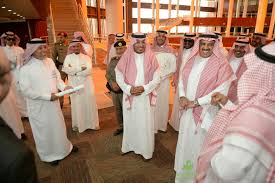 ينصب تركيز جامعة الملك سعود بالمقام الأول على جودة التعليم، والبحث العلمي وريادة الأعمال، من اجل إعداد وتهيئة خريجيها من خلال تنمية مهاراتهم وقدراتهم على التعلم مدى الحياة وتسليحهم بالمعرفة ليصبحوا قادة الوطن في المستقبل. Ù†Ø§Ø¦Ø¨ Ø£Ù…ÙŠØ± Ø¹Ø³ÙŠØ± ÙŠØªÙÙ‚Ø¯ Ù…Ø´Ø±ÙˆØ¹ Ø§Ù„Ù…Ø¯ÙŠÙ†Ø© Ø§Ù„Ø¬Ø§Ù…Ø¹ÙŠØ© Ø¨Ø§Ù„ÙØ±Ø¹Ø§Ø¡ Ø¹Ø³ÙŠØ±