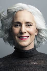Cheveux Gris 40 Coiffures Qui Ne Font Pas Mamie Cheveux Gris Look Cheveux Gris Coiffures Cheveux Gris