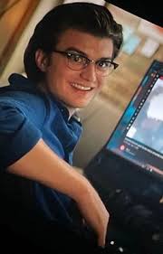 He Coded into my heart ( Walter "Keys" Mckey x reader)