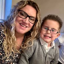 Afternoon tea, local pubs, and pop culture/music spots in Edinburgh?