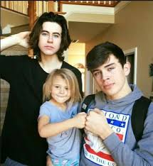 He has two older brothers, will and nash grier. Hayes Grier Imagines