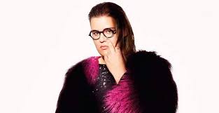 Safia nolin annonce une tournée en europe, incluant des dates avec lou doillon | hollywoodpq.com. Safia Nolin Envoie Promener Tout Le Monde Avec Sa Robe Sur La Couverture Du Voir 99scenes 99scenes