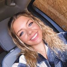 Elizabeth Widmer's Instagram, Twitter & Facebook