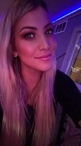 Amanda Lipski's Instagram, Twitter & Facebook