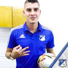 De corte clásico y fabricada en algodón, la prenda presenta el logotipo de la firma bordado en el pecho. Millonarios Fc Ø¯Ø± ØªÙˆÛŒÛŒØªØ± Michael Rangel Con El Balon Del Partido Por Su Hat Trick Dalemillos Http T Co Ktysqgvkb5