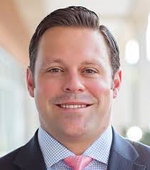 Alex Groth's Instagram, Twitter & Facebook