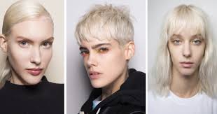 Coupe courte blonde coupe courte femme coupe cheveux court femme cheveux courts femme. Blond Polaire Une Coloration Froide Cosmopolitan Fr