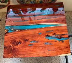 table de resine epoxy 100 fait personnalise fait a la main etsy in 2021 resin table resin countertops epoxy resin table