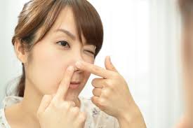 Kulit kering bisa ditandai dengan adanya kulit yang mengelupas. 8 Cara Mengatasi Kulit Kering Dan Mengelupas Di Ujung Hidung Bukareview