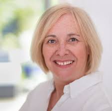 Pat Duckworth helps women at mid-life whose life and mission is being  disrupted by menopause symptoms /Ep2543