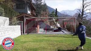 Manuel neuer verkündet seinen abschied von schalke 04 per facebook. Manuel Neuer S Impressive Training At Lake Tegernsee Fc Bayern Youtube