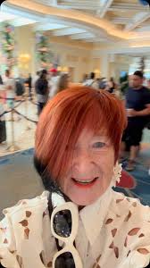 PERSONAL STYLIST. Here we are again at the super Bellagio! Happy days!!!  Dale Chihuly designed the magnificent rMurano glass reception  ceiling!👏👏👏👏👏🌻🌼🌸🌺🪻🥀🌹💐. @bellagio #lasvegas #theoriginal  #colour ...