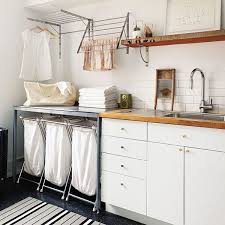 10 Astuces De Rangement Pour Desencombrer La Maison Chatelaine Laundry Room Design Laundry Room Makeover Room Storage Diy