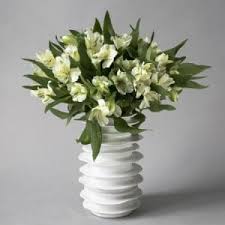 And as a gift item the vase arrangement of various colorful flowers put together would make your special occasion more special. Modern Flowers Nyc High End Florist Gabriela Wakeham
