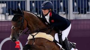 Laura collett is a british athlete and competes in eventing. Cd6kp572ooykam