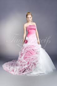Werfen sie einen blick auf 15 schöne rosa brautkleider in den fotos unten und bekommen ideen für ihr eigenes hochzeitskleid! Brautkleid Tw0205b Traumkleid In Pink