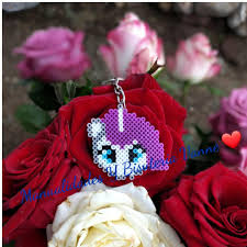Then you bake the beads in a preheated oven at 300 degrees fahrenheit for about 10 minutes. Llaveros En Hama Beads D Manualidades Y Bisuteria Vanne Facebook