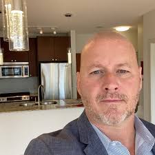 Work work work work work…after CrossFit CrossFit CrossFit (have to say it 3  times) 😂 #realtorlife @royal_lepage #residentialrealestate  #commercialrealestate