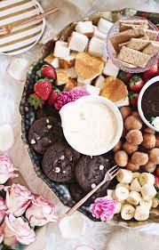 How To Make A Beautiful Dessert Fondue Platter For A Party Dessert Fondue Fondue Recipes Desserts