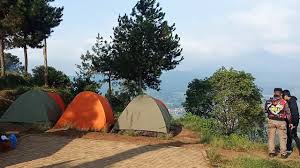 Gunung putri no.184, jayagiri, lembang, kabupaten bandung barat, jawa barat 40391, indonesia (9,424.52 km) 40791 lembang, jawa barat, indonesia. Kamping Di Gunung Putri Lembang Hawa Sejuk Dan Pemandangan Keren Regional Liputan6 Com