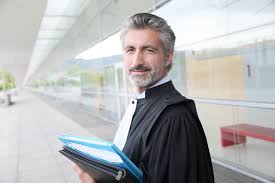 Voici l'emploi du temps d'une journée de travail de l'écolier nicolas ivanov. Fiche Metier Avocat Salaire Etude Role Et Competence Regionsjob Com